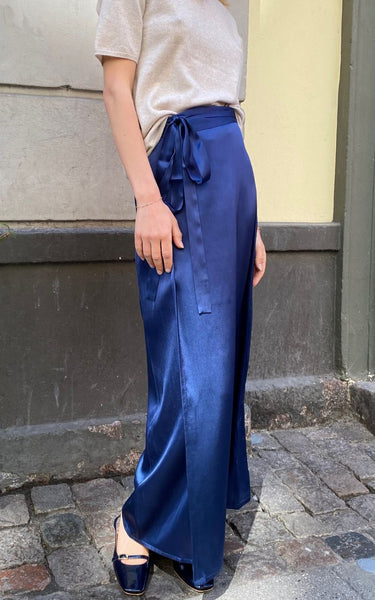 Skirt silk navy